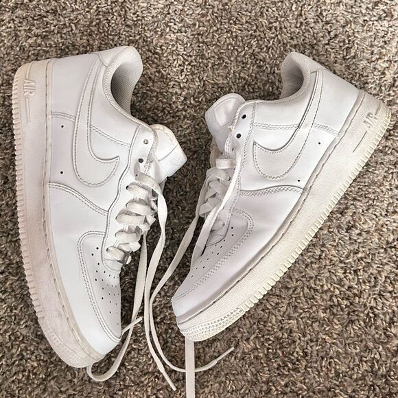 Nike AF1 Triple White Low Top Sneakers Mens 8.5 | Womens 10 | Great Preloved - Picture 6 of 10